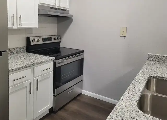 Property at Glendale at the Mansion - 16301 E 29 St S, Independence, MO, 64055, 1-2 bed, 1 bath, [object Object]