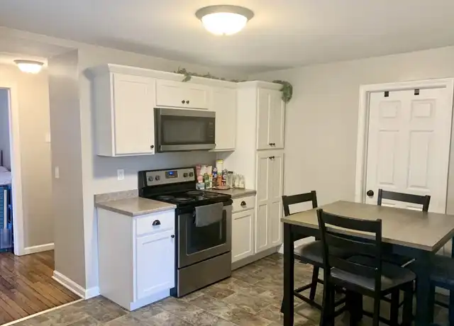 Property at 61 West St Unit 61A, Vernon, CT, 06066, 2 beds, 1 bath, [object Object]