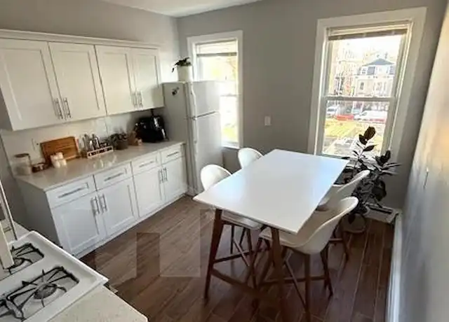 Property at 9 Houghton St Unit 3, Somerville, MA, 02143, 3 beds, 1 bath, [object Object]