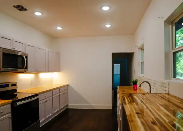Property at 1237 Lowe St, Fort Worth, TX, 76110, 1 bed, 1 bath, [object Object]