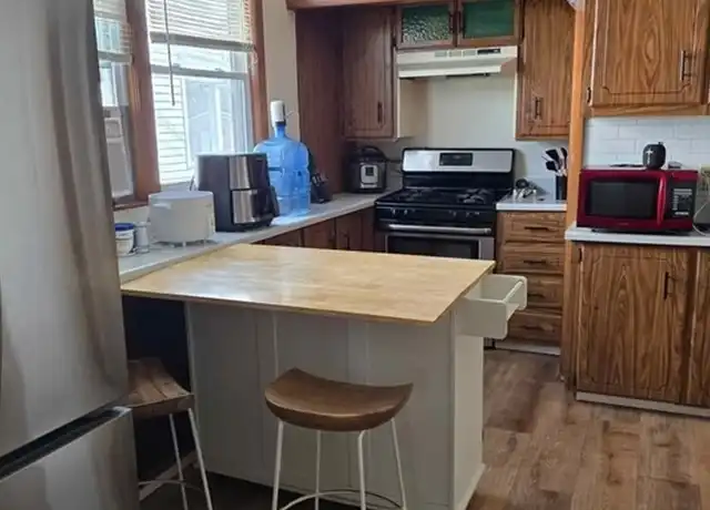 Property at 36 Grant Ave Unit 1, Belmont, MA, 02478, 3 beds, 1 bath, [object Object]
