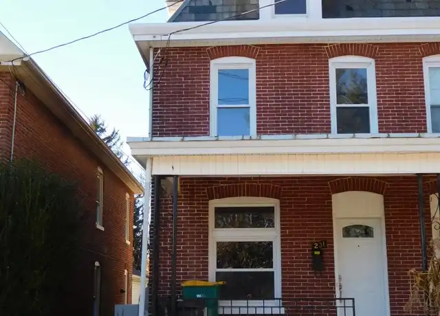 Property at 231 W 6th St Unit 231, Waynesboro, PA, 17268, 3 beds, 1 bath, [object Object]