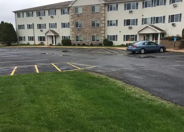 Property at Rosewood Glen Senior Apartments - 409 Partridge Dr, New London, WI, 54961, 1-2 bed, 1 bath, [object Object]
