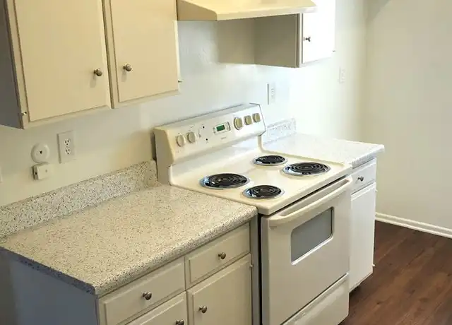 Property at 540 S La Veta Park Cir Unit B031, Orange, CA, 92868, 1 bed, 1 bath, [object Object]