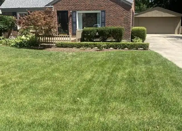 Property at 1921 Beverly St, Sylvan Lake, MI, 48320, 4 beds, 1 bath, [object Object]