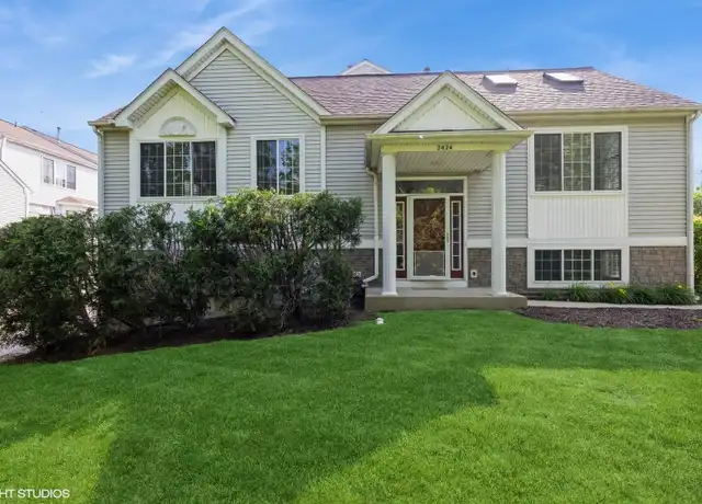 Property at 2424 Dawson Ln, Algonquin, IL, 60102, 2 beds, 2.5 baths, [object Object]