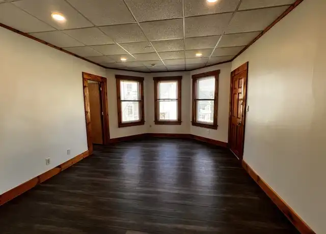 Property at 35 Oxford St, Fall River, MA, 02721, 3 beds, 1 bath, [object Object]
