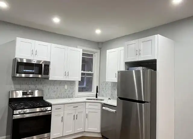 Property at 111-07 Northern Blvd Unit 1, Flushing, NY, 11368, 3 beds, 1 bath, [object Object]