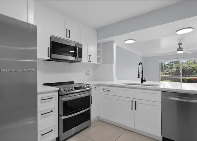 Property at 4100 N 58th Ave #106, Hollywood, FL, 33021, 2 beds, 2 baths, [object Object]