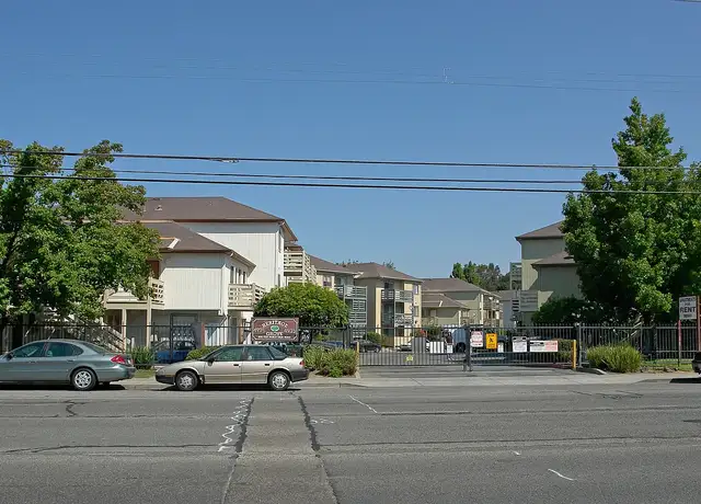Photo of 4935 San Pablo Dam Rd, El Sobrante, CA 94803