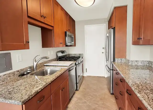 Property at 10201 Grosvenor Pl #1021, Rockville, MD, 20852, 2 beds, 2 baths, [object Object]
