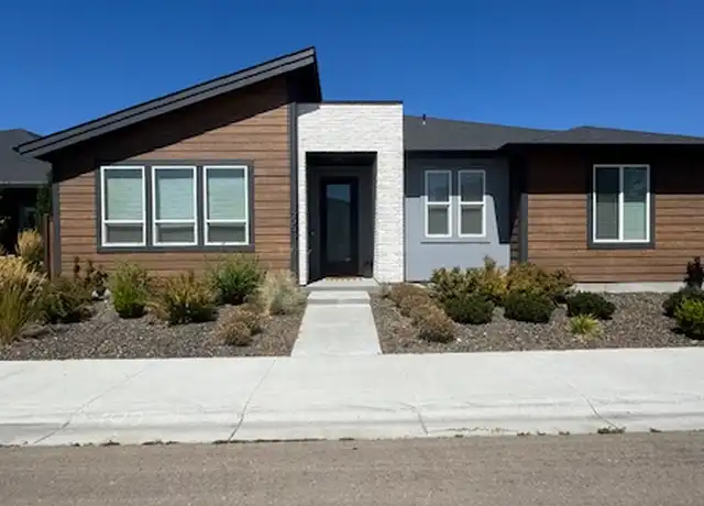 Property at 555 S Proctor Ln, Eagle, ID, 83616, 2 beds, 2 baths, [object Object]