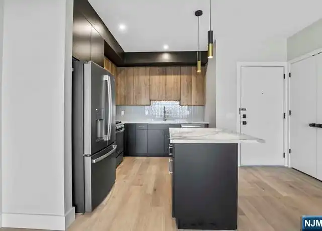 Property at 2021 Jones Rd Unit 306, Fort Lee, NJ, 07024, 2 beds, 2 baths, [object Object]