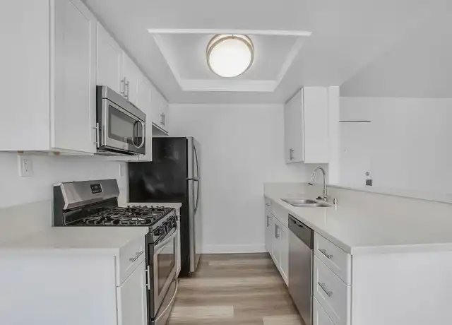 Property at 7705 Hampton Ave, West Hollywood, CA, 90046, 2 beds, 1 bath, [object Object]