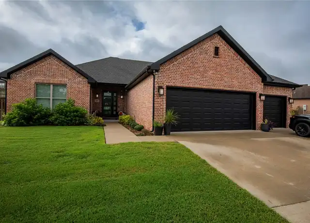 Property at 115 Cowans St, Lowell, AR, 72745, 4 beds, 2 baths, [object Object]