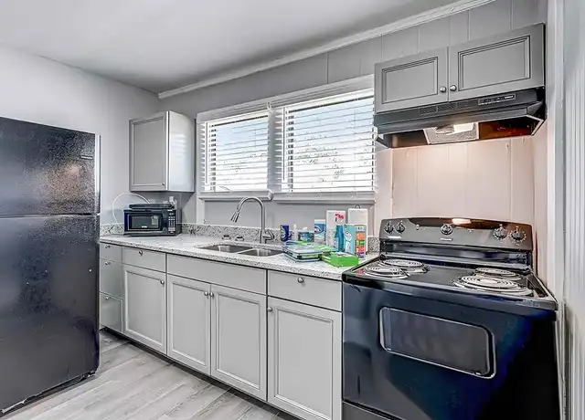 Property at 5568 Paris Ave, Jacksonville, FL, 32209, 1 bed, 1 bath, [object Object]