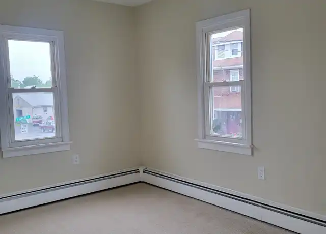 Property at 208 Washington St, Hamburg, PA, 19526, 2 beds, 1 bath, [object Object]
