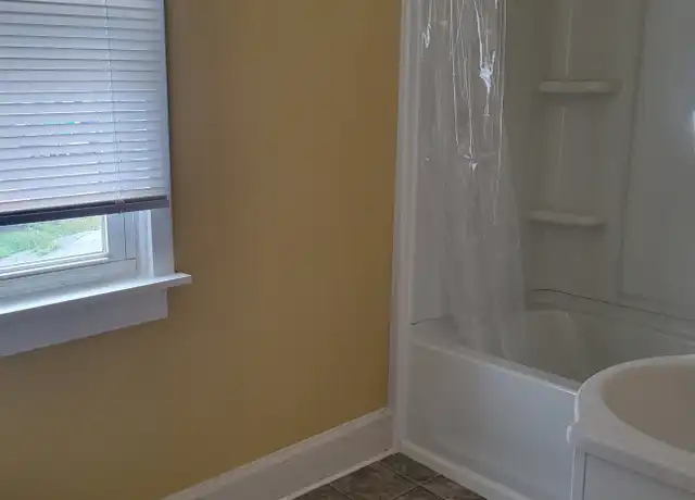 Property at 208 Washington St, Hamburg, PA, 19526, 2 beds, 1 bath, [object Object]
