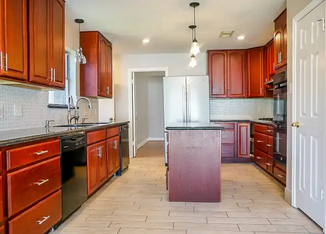 Property at 7626 Coachwood Dr, Houston, TX, 77071, 5 beds, 2.5 baths, [object Object]