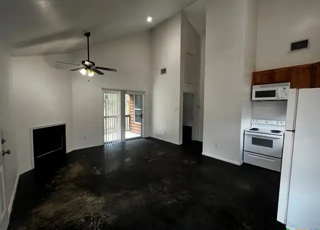 Property at 41340 Farm to Market Road 3159 Unit 207, Canyon Lake, TX, 78133, 2 beds, 1 bath, [object Object]
