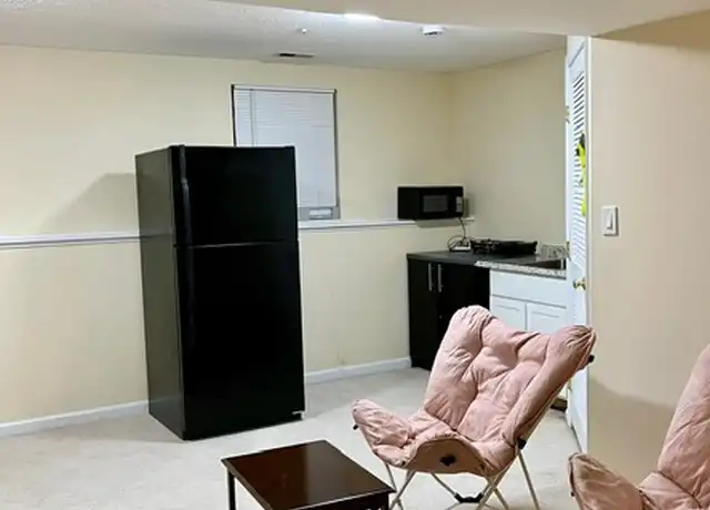 Property at 8615 Jacks Reef Rd, Laurel, MD, 20724, 1 bed, 1 bath, [object Object]