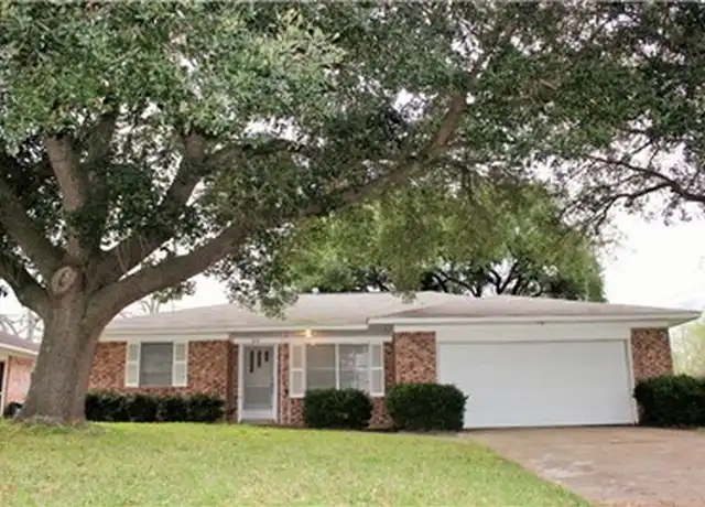 Property at 213 Munz St, Brenham, TX, 77833, 3 beds, 2 baths, [object Object]