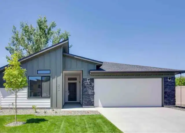 Property at 923 S Nautilus Ave, Boise, ID, 83709, 4 beds, 2 baths, [object Object]