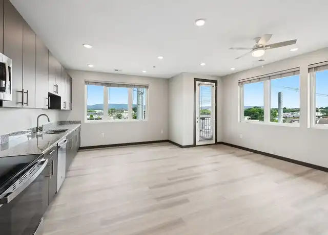 Property at Urban Lofts - 900 E Main St, Chattanooga, TN, 37408, 1-2 bed, 1-2 bath, [object Object]