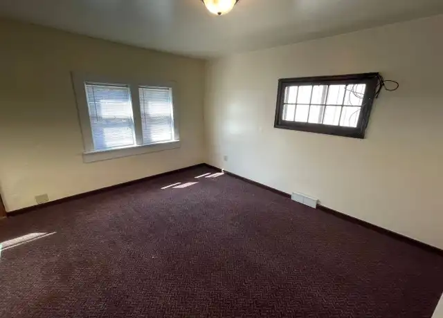 Property at 135 E 2nd Ave Unit 2, Mitchell, SD, 57301, 1 bed, 1 bath, [object Object]