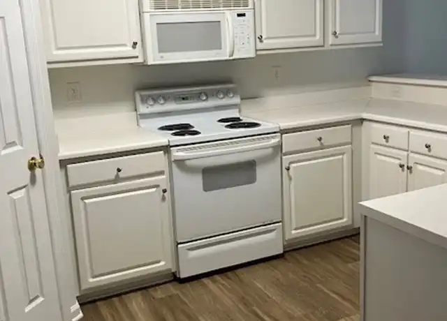 Property at 5006 Hunters Trl Unit 5006-04, Wilmington, NC, 28405, 3 beds, 2 baths, [object Object]