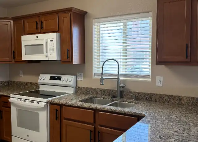 Property at 6345 Reynolds Dr Unit D-15, Las Cruces, NM, 88011, 3 beds, 2.5 baths, [object Object]