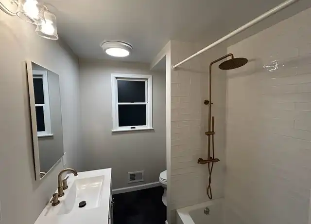 Property at 8 Fern St Unit 1st flr, Township of Washington, NJ, 07676, 2 beds, 1 bath, [object Object]