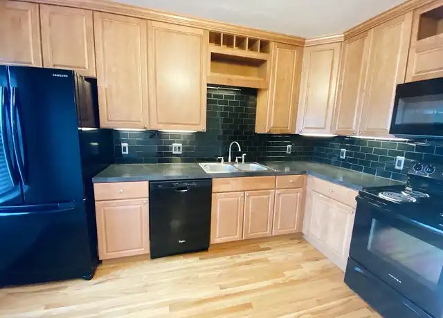 Property at Carlyle Apartments - 700 Ward Pkwy, Kansas City, MO, 64112, 0 beds, 1 bath, [object Object]