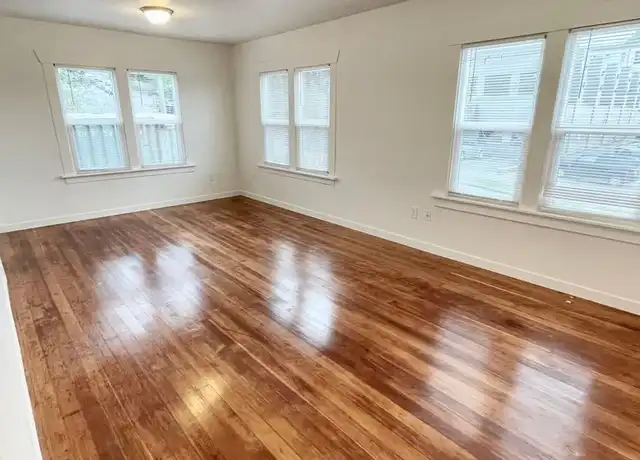 Property at 1223 W Nickerson St Unit 4, Seattle, WA, 98119, 1 bed, 1 bath, [object Object]