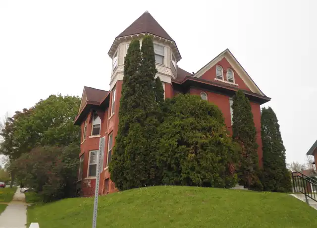Property at 1801 E 4th St, Duluth, MN, 55812, 2 beds, 1 bath, [object Object]