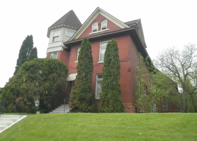 Property at 1801 E 4th St, Duluth, MN, 55812, 2 beds, 1 bath, [object Object]