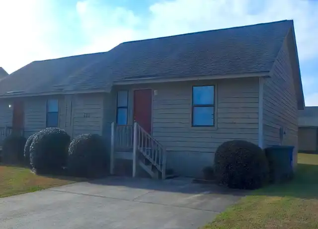 Property at 212 Wyndham Cir Unit B, Greenville, NC, 27858, 2 beds, 2 baths, [object Object]