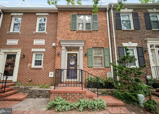Property at 217 Oronoco St, Alexandria, VA, 22314, 1 bed, 1.5 baths, [object Object]