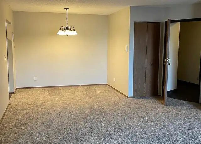 Property at Brackett's Place Apartments - 3525 E 27th St, Minneapolis, MN, 55406, 2 beds, 1 bath, [object Object]