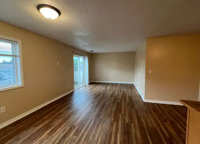 Property at 886 Wescott Sq Unit 202, St Paul, MN, 55123, 3 beds, 1 bath, [object Object]