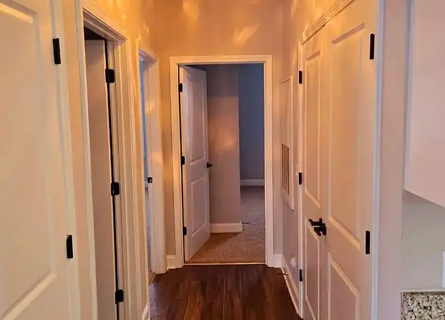 Property at 600 Station Square Apartments - 600 Coapman St, Greensboro, NC, 27407, 2 beds, 2 baths, [object Object]