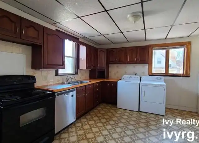 Property at 36 Bay State Ave, Somerville, MA, 02144, 4 beds, 1 bath, [object Object]