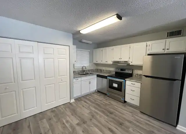 Property at 201 College Blvd E #13, Niceville, FL, 32578, 2 beds, 1 bath, [object Object]
