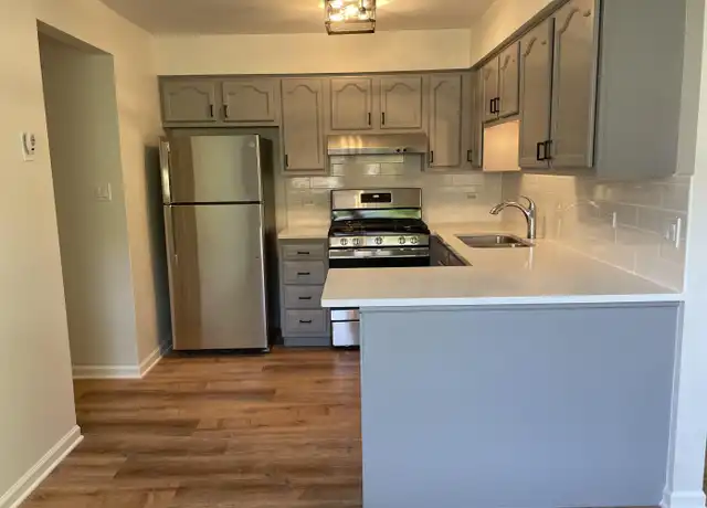 Property at 4525 Sunnyside Ave Unit 2N, Brookfield, IL, 60513, 2 beds, 1 bath, [object Object]