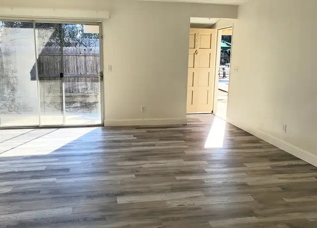 Photo of 139 W Portals Ave, Clovis, CA 93612