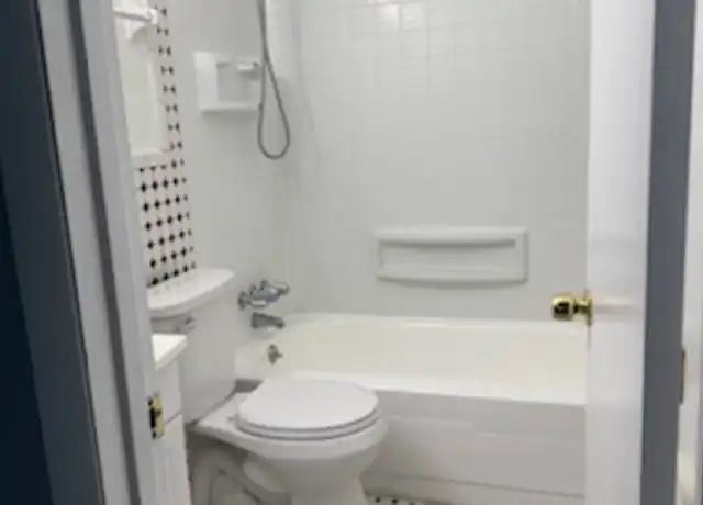 Property at 3218 Wisconsin Ave Unit B8, Washington, DC, 20016, 1 bed, 1 bath, [object Object]