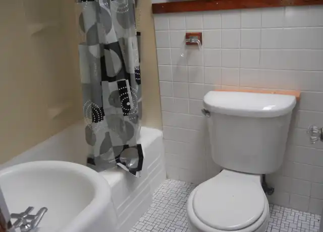 Property at 1225 Banks Ave Unit 8, Superior, WI, 54880, 1 bed, 1 bath, [object Object]