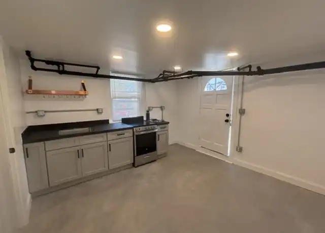 Property at 135 Laurel St, Lancaster, PA, 17603, 1 bed, 1 bath, [object Object]
