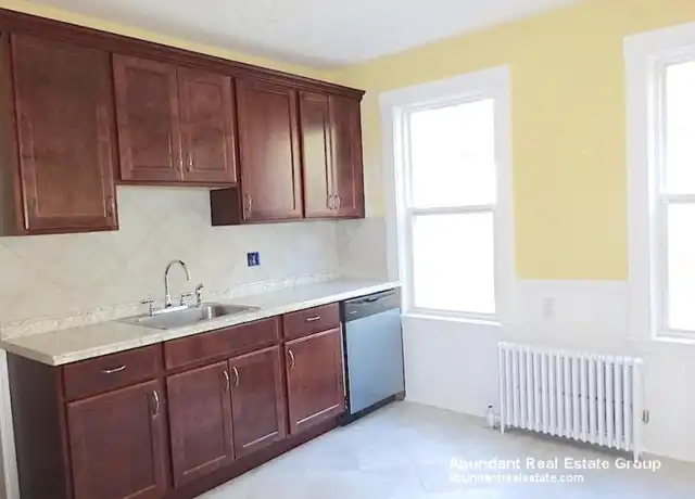 Property at 58 Dartmouth St, Belmont, MA, 02478, 2 beds, 1 bath, [object Object]