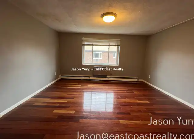 Property at 32 Bryon Rd #4, Chestnut Hill, MA, 02467, 2 beds, 1 bath, [object Object]